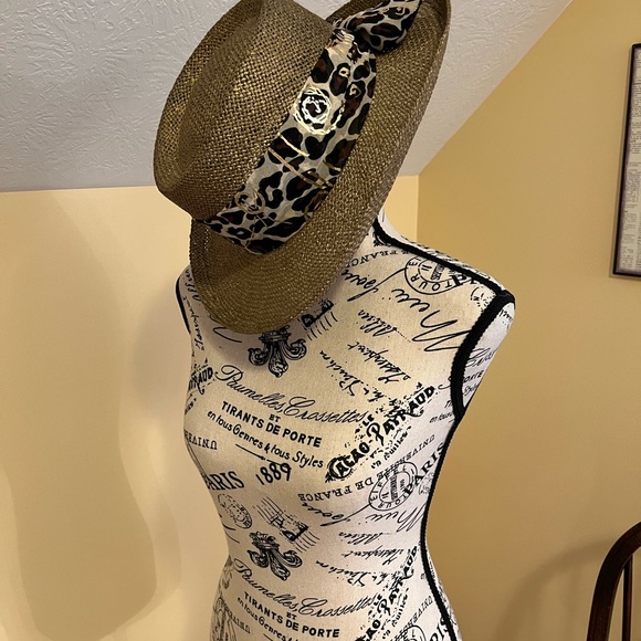 LADIES HAT - Picture 3 of 10